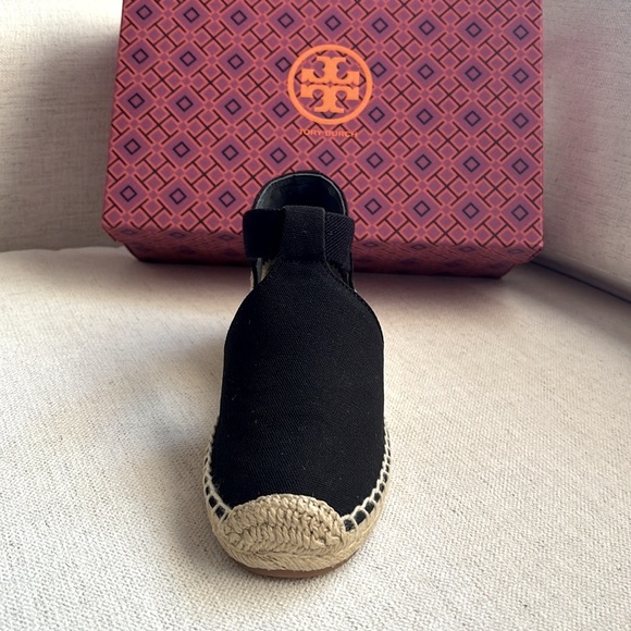 Tory Burch Perfect Black Espadrille Sandals. Size 8. New With All Packaging. - Picture 9 of 13